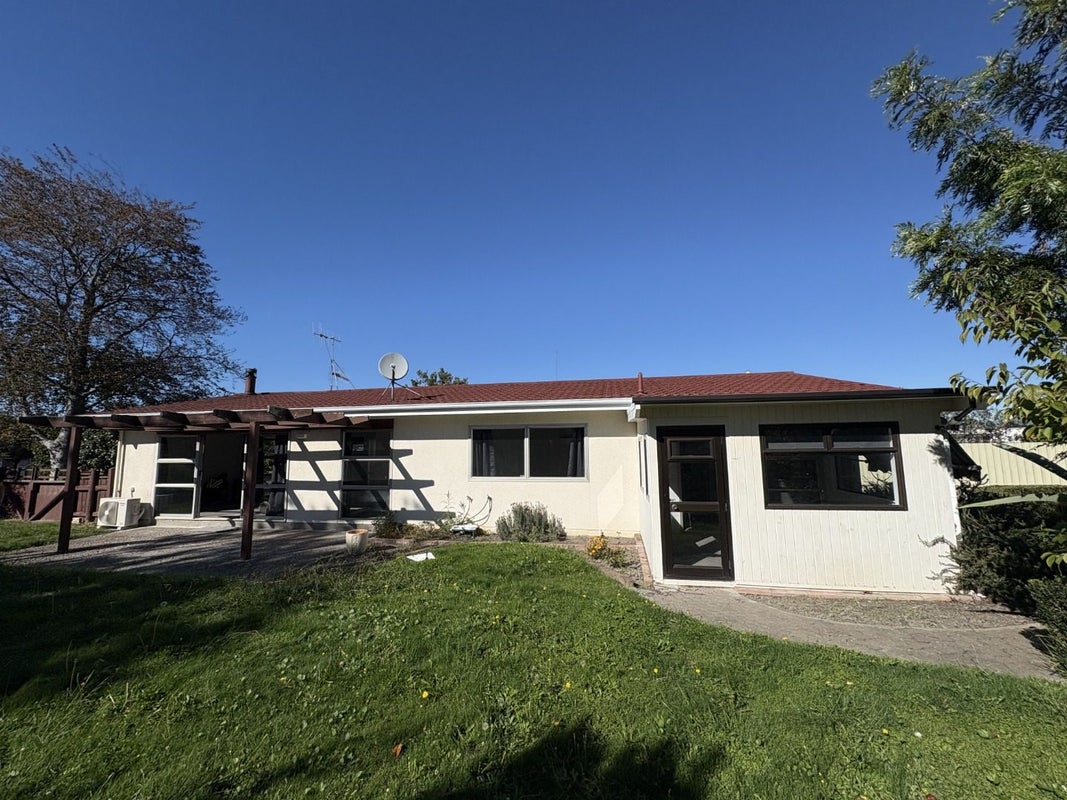 39 Upham Crescent, Taradale, Napier - Carousel 1