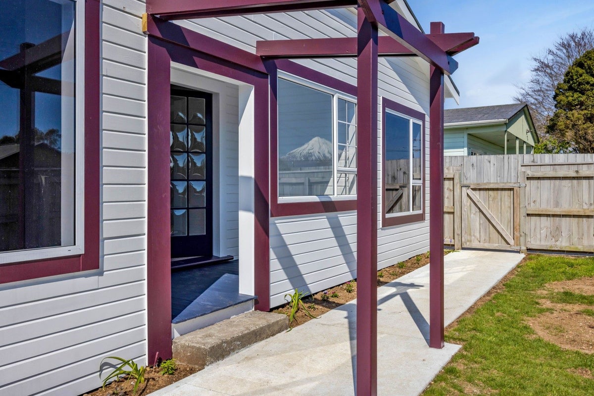 5 Antonio Street, Stratford - Carousel 2