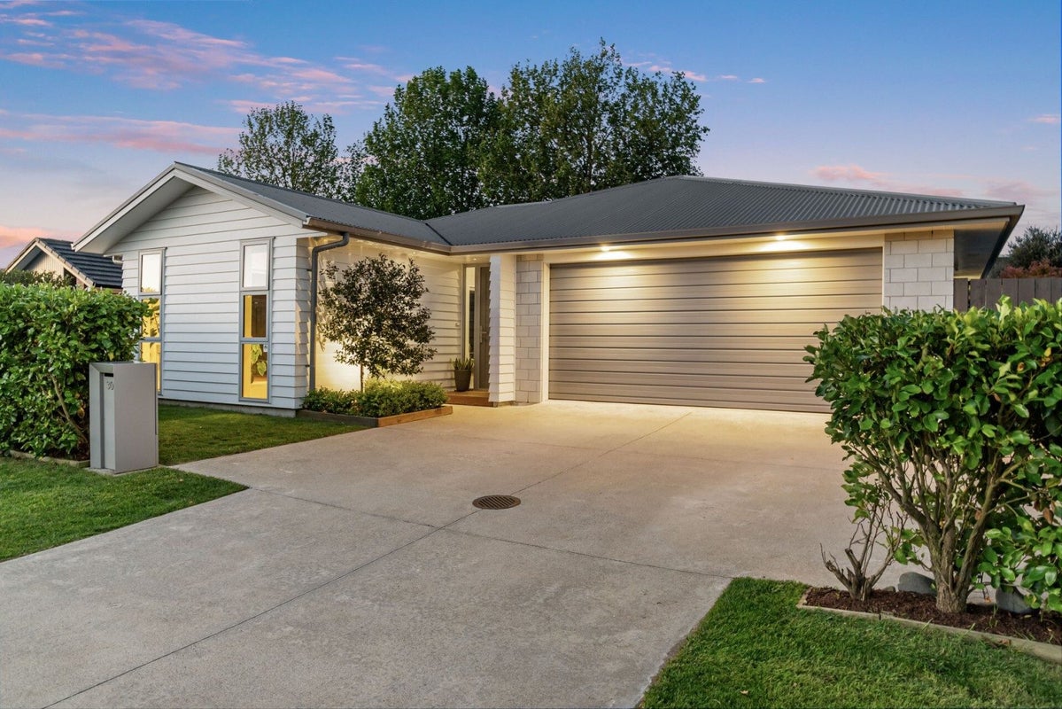 30 Kuru Place, Papamoa, Papamoa - Carousel 1