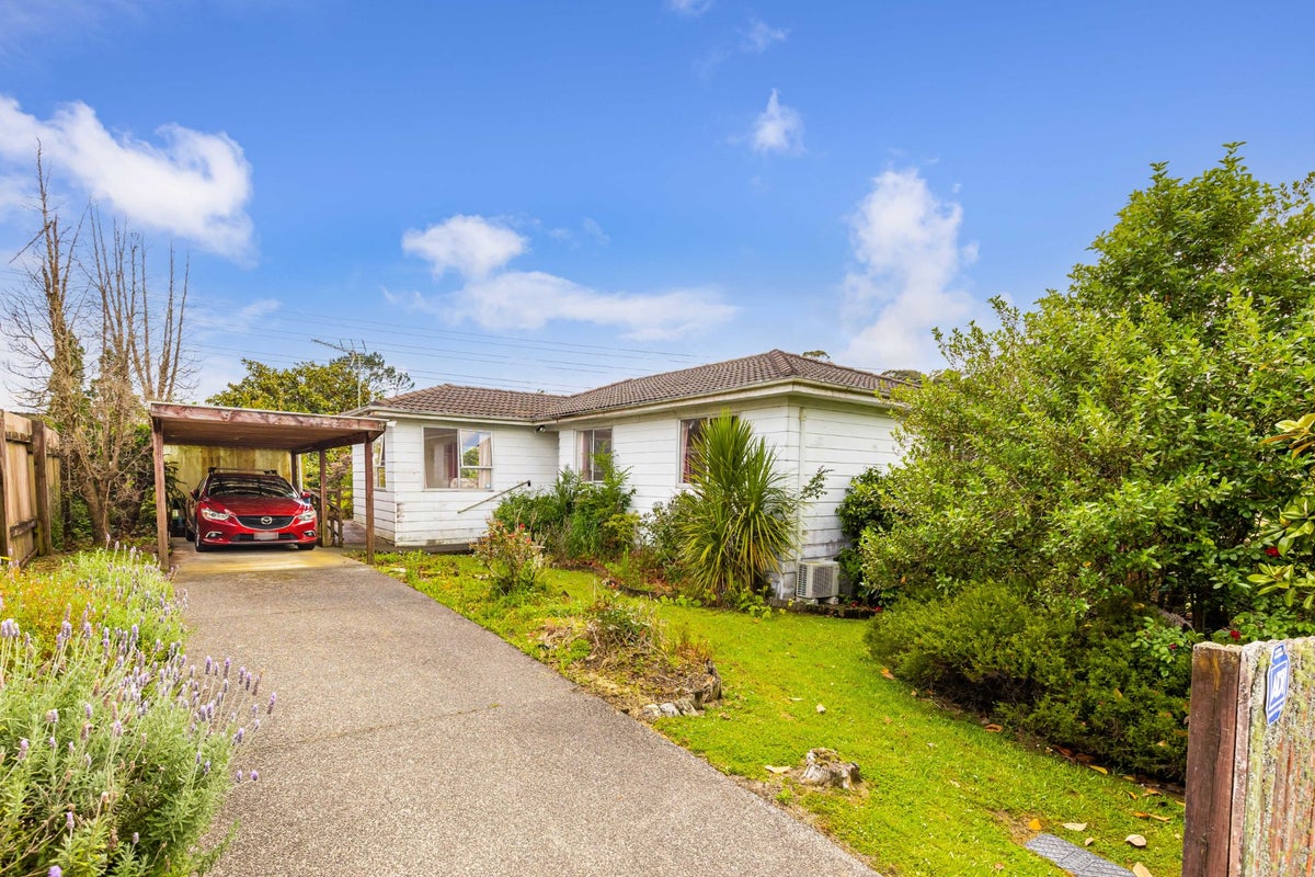14 Benita Place, Sunnyvale, Auckland - Carousel 1