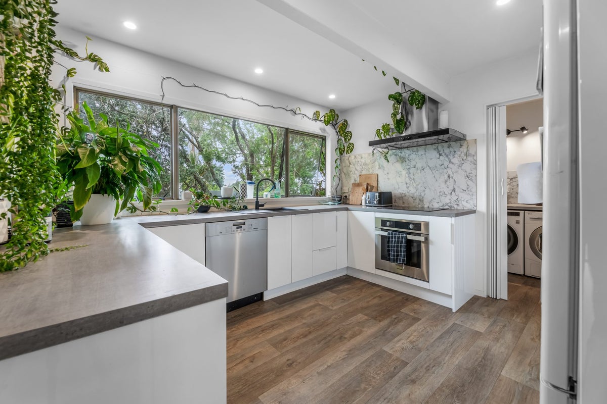 40 Gledstane Road, Stanmore Bay, Whangaparaoa - Carousel 2