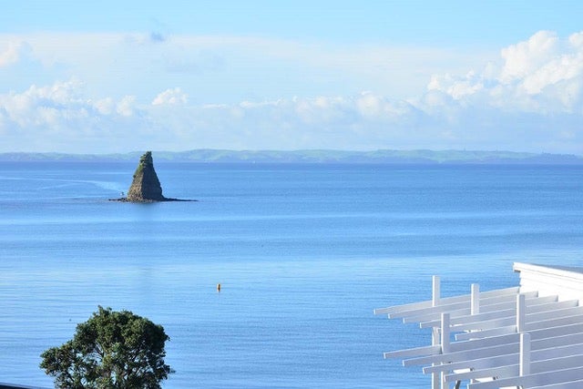 1051A Whangaparaoa Road, Tindalls Beach, Whangaparaoa - Carousel 1