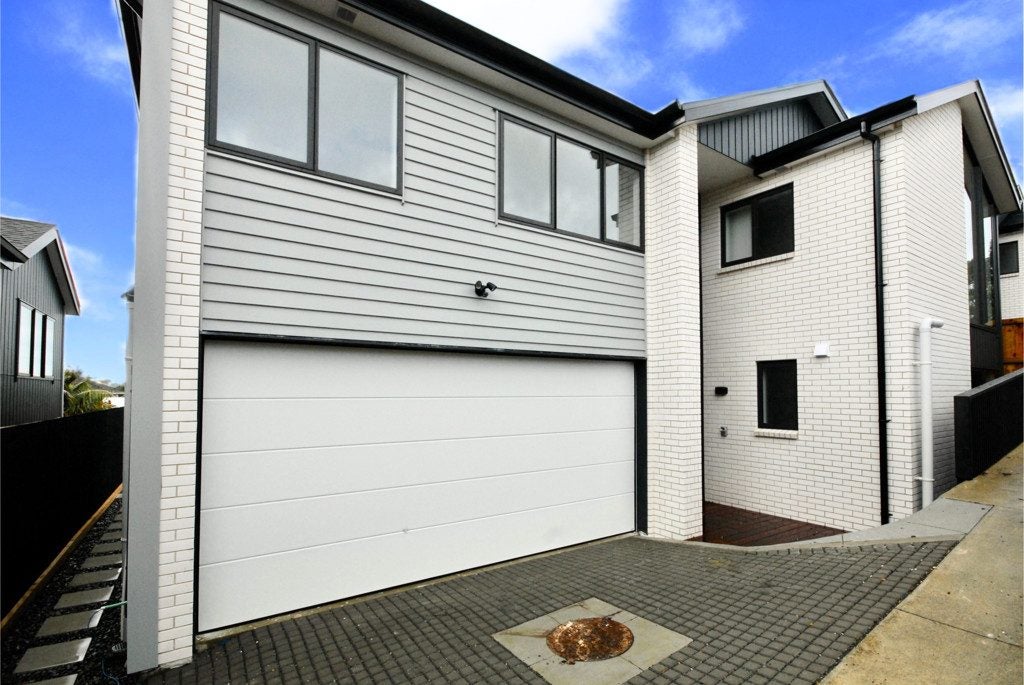 9C Arran Road, Browns Bay, Auckland - Carousel 1