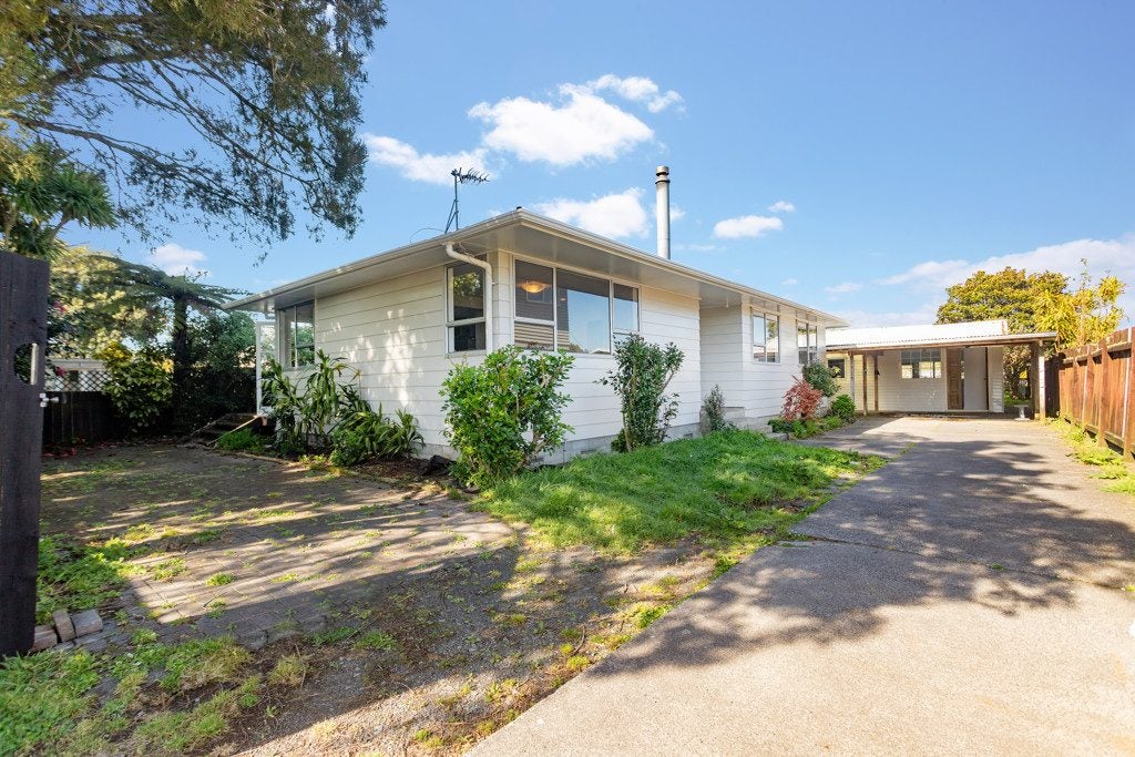 41 Tabitha Crescent, Henderson, Auckland - Carousel 1