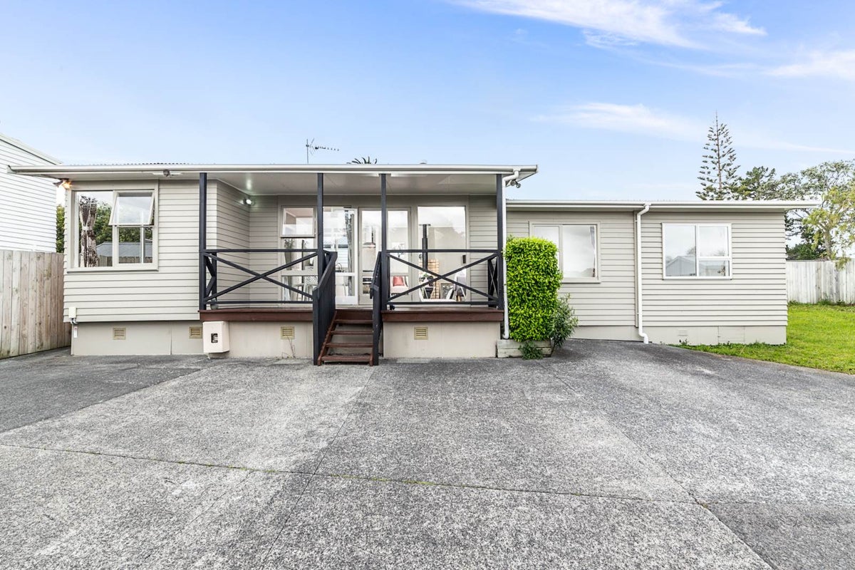 241 Beach Haven Road, Birkdale, Auckland - Carousel 1