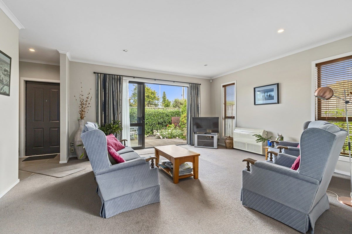 60A MacFarlane Street, Hamilton East, Hamilton - Carousel 2