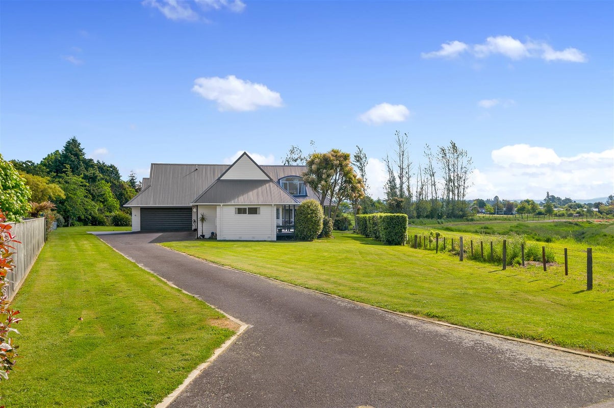 14 Robinson Avenue, Holdens Bay, Rotorua - Carousel 1