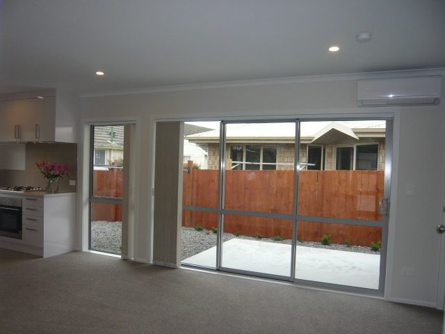2/17 Jones Crescent, Melville, Hamilton - Carousel 13