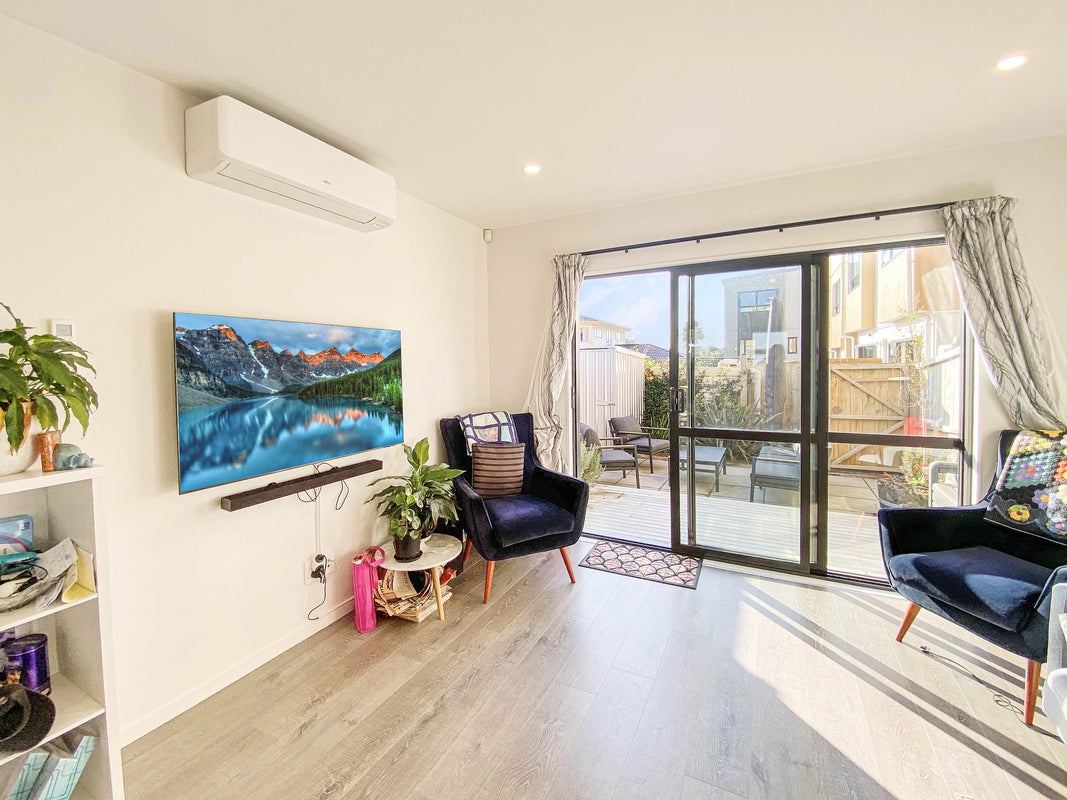 7/8 Arney Road, Ranui, Auckland - Carousel 1