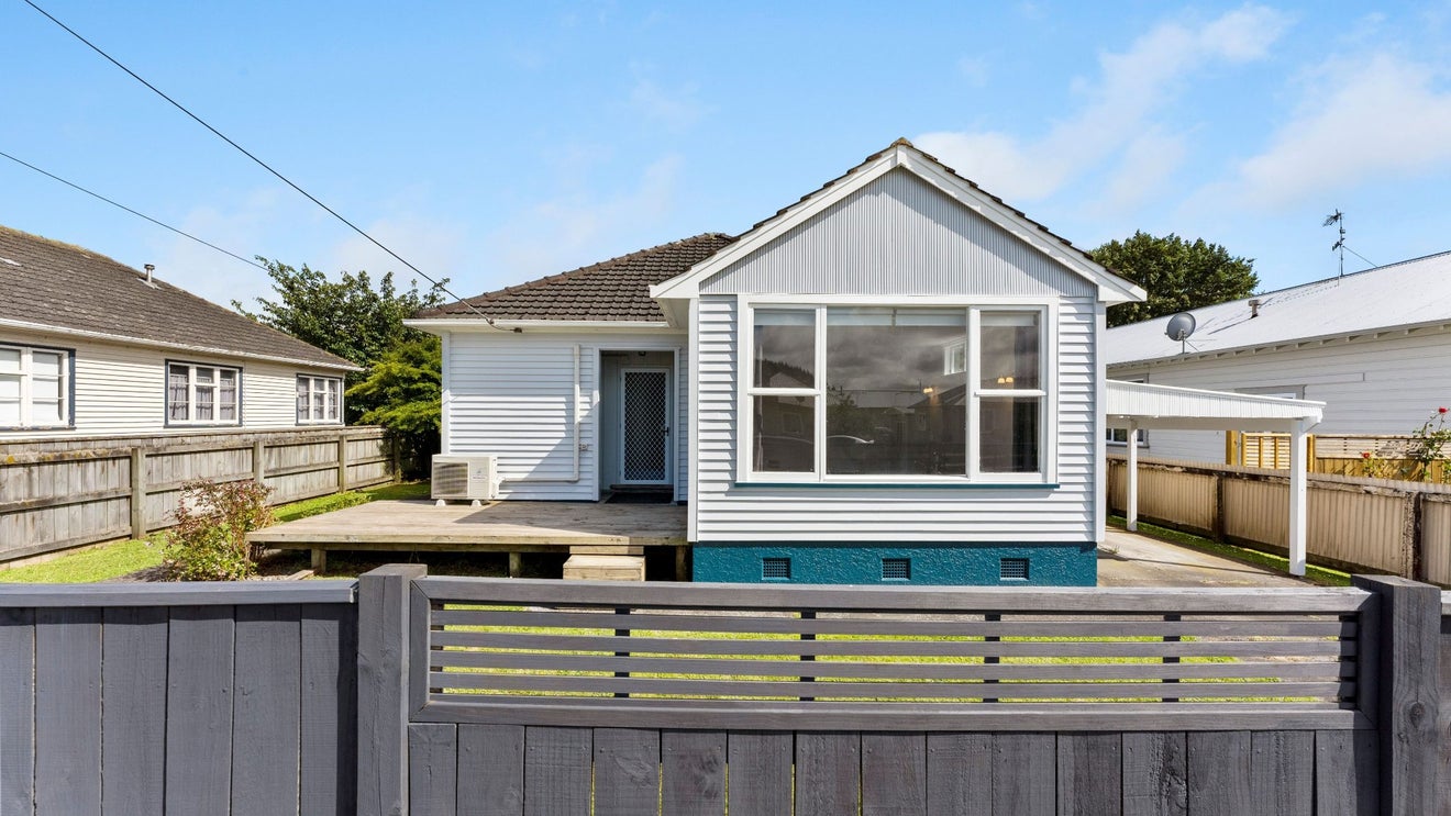 67 Nixon Street, Whanganui East, Whanganui - Carousel 1