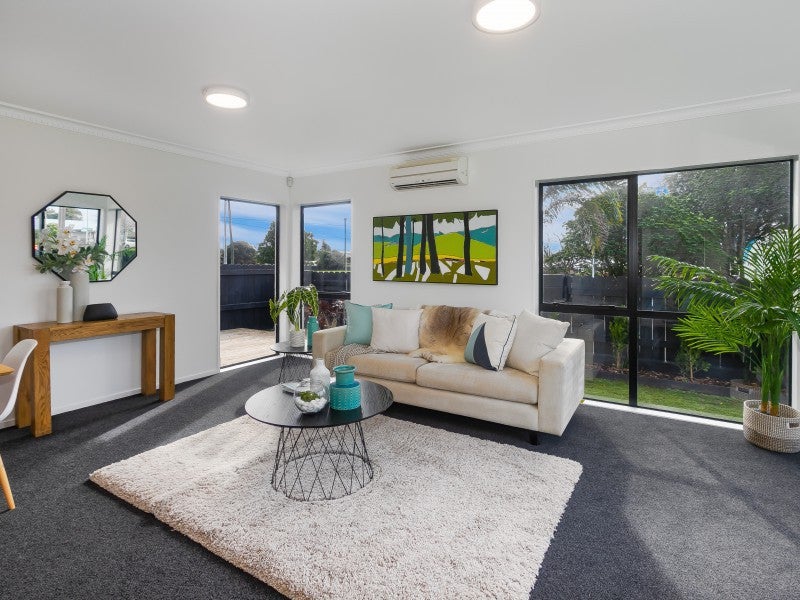 2/3 Mcintyre Road, Mangere Bridge, Auckland - Carousel 2