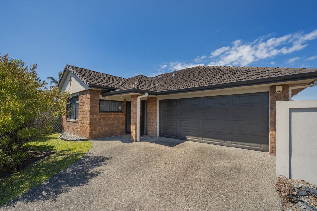 19 Matene Place, Papamoa Beach, Papamoa - Carousel 1