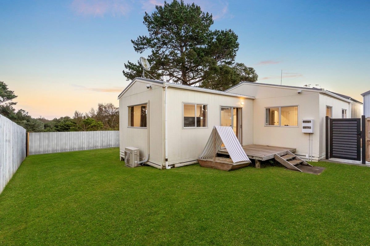 25A West Harbour Drive, West Harbour, Auckland - Carousel 2