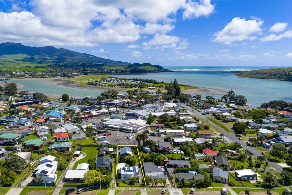 16 James Street, Raglan, Raglan - Carousel 1