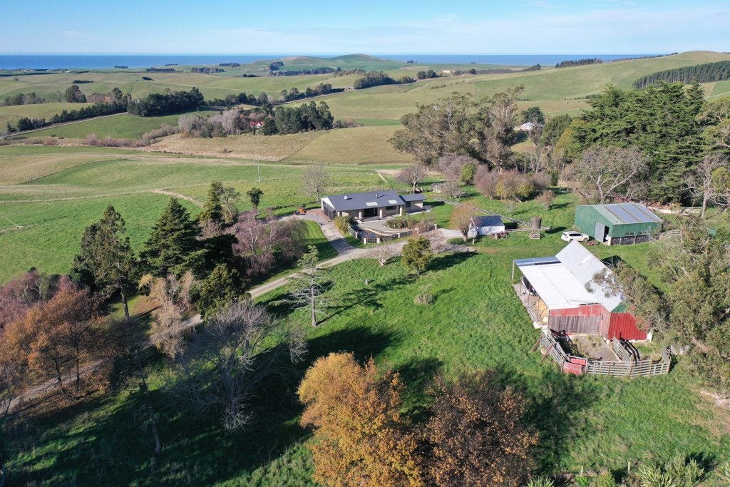 246 Double Hill Road, Herbert, Oamaru - Carousel 2