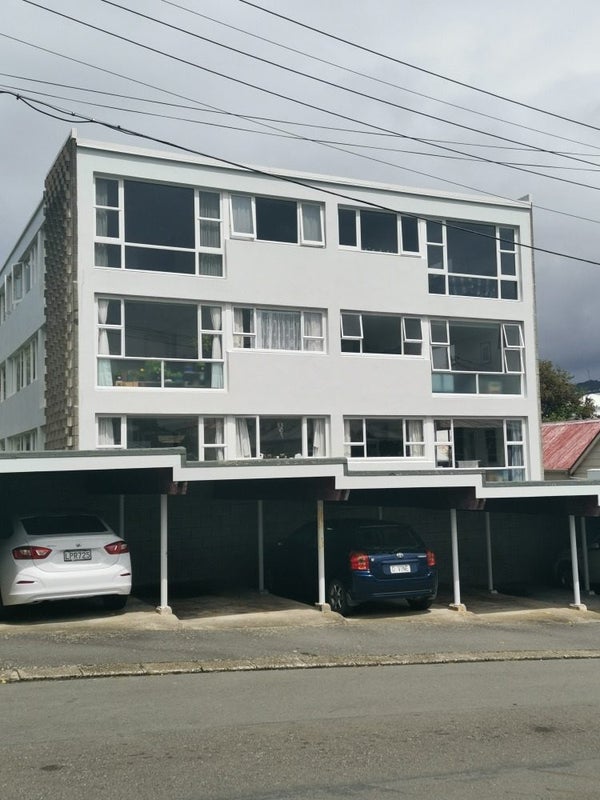 11/36 Queen Street, Mount Victoria, Wellington - Carousel 1