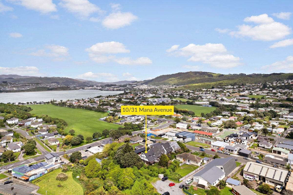 10/31 Mana Avenue, Titahi Bay, Porirua - Carousel 21