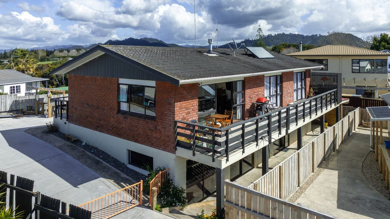 10 Adela Stewart Drive West, Athenree, Waihi Beach - Carousel 1