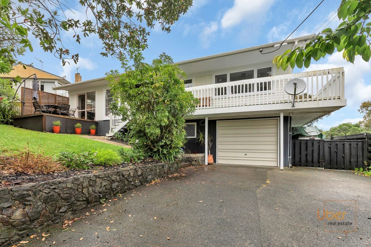 11 Sunnyside Street, Onerahi, Whangarei - Carousel 1