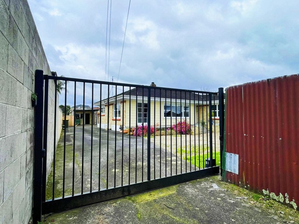 58A Wintere Road, Papatoetoe, Auckland - Carousel 2