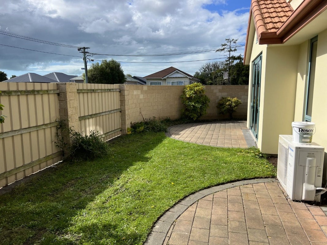 266 Edgeware Road, Edgeware, Christchurch - Carousel 12