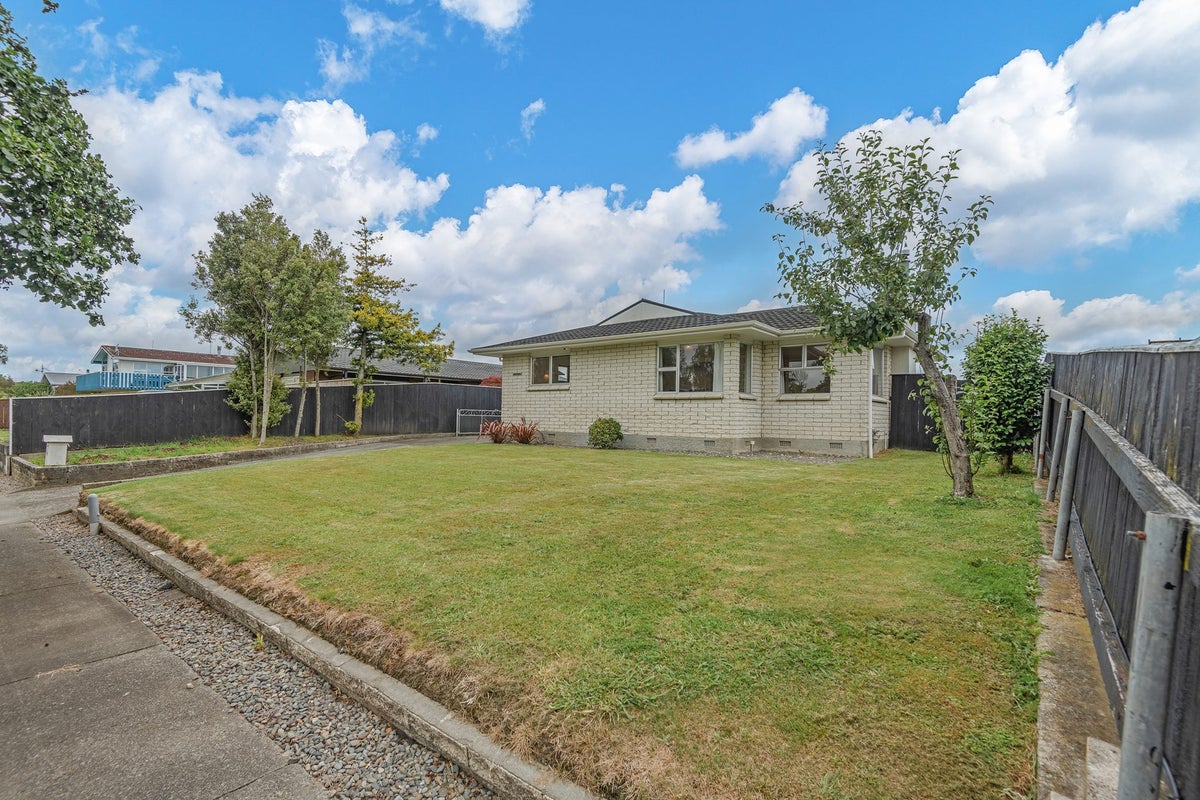 34 Lockhart Avenue, Milson, Palmerston North - Carousel 2