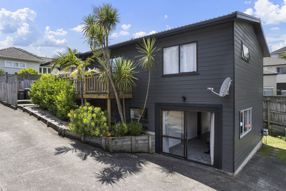32A Fairlands Avenue, Waterview, Auckland - Carousel 1