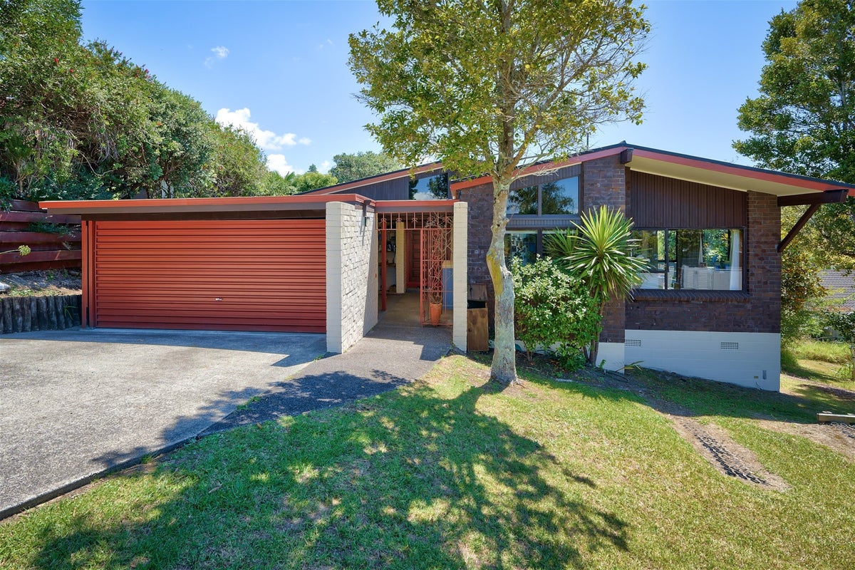 3 Valdese Rise, Browns Bay, Auckland - Carousel 2