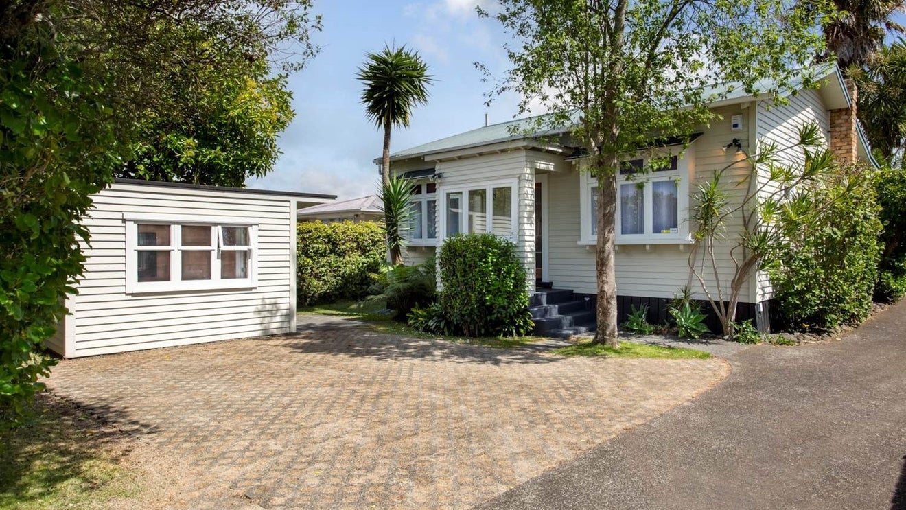 107 Canal Road, Avondale, Auckland - Carousel 1