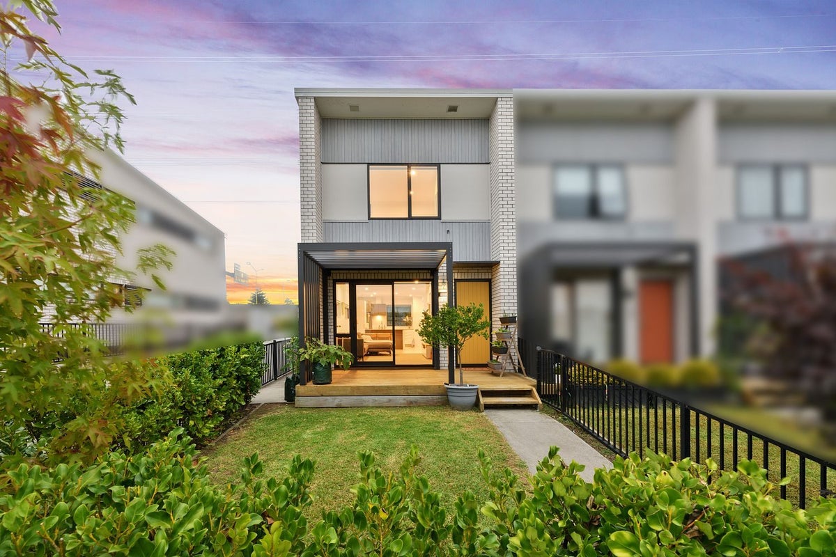 32A Titoki Street, Te Atatu Peninsula, Auckland - Carousel 1