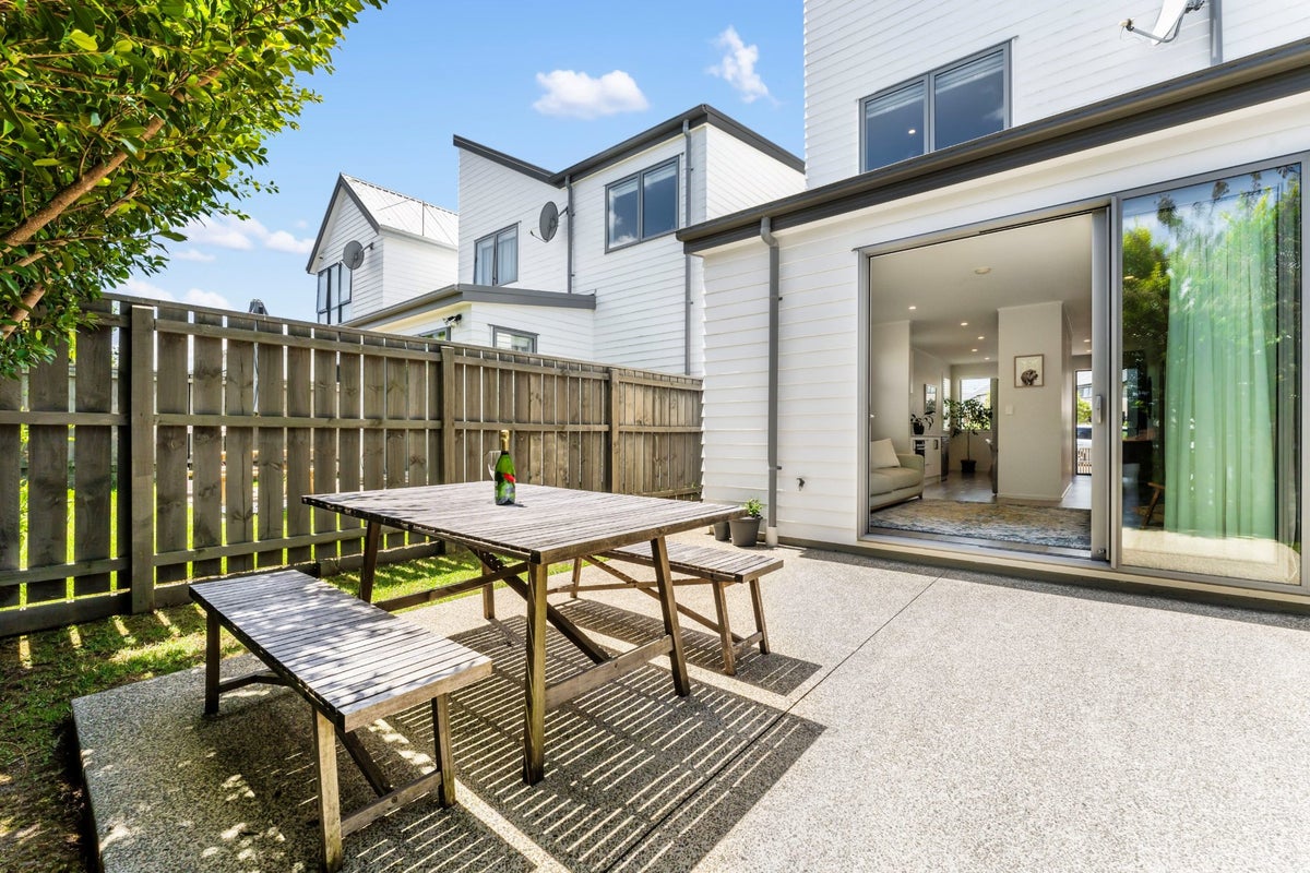 16 Te Nohotu Road, Glen Innes, Auckland - Carousel 24