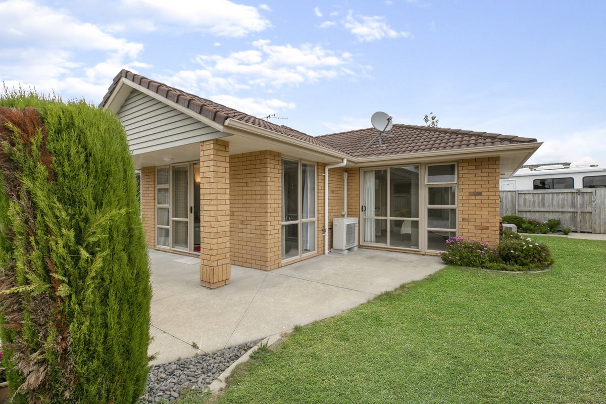 19 Parkwood Place, Papamoa Beach, Papamoa - Carousel 1