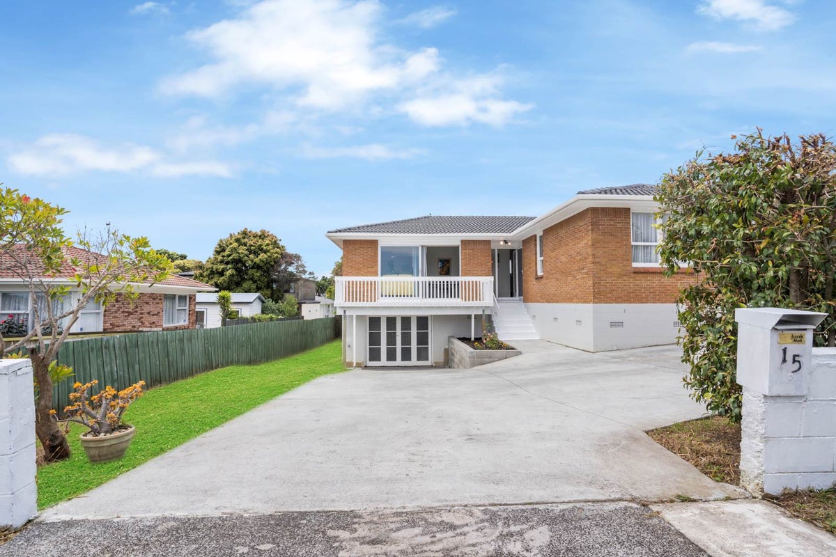 15 Cherry Road, Bucklands Beach, Auckland - Carousel 2