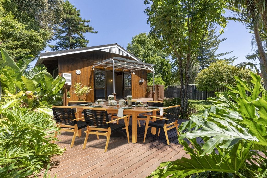 4 Glen Close, Glen Eden, Auckland - Carousel 1