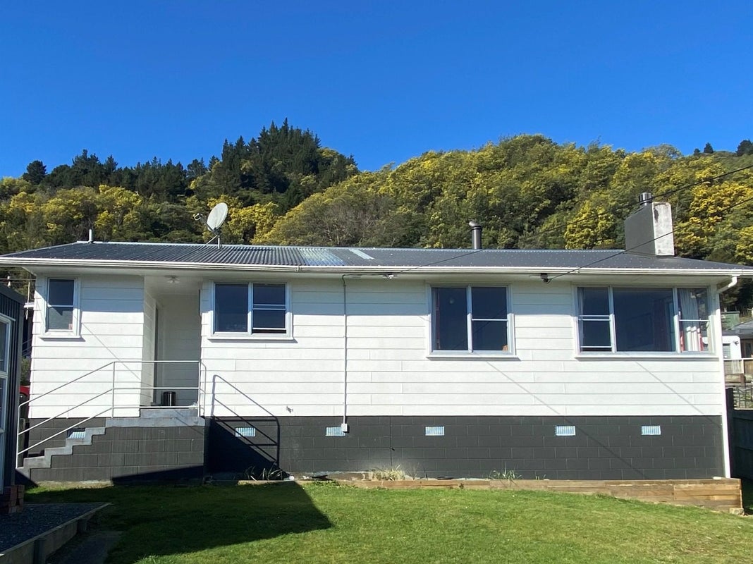 75 Milton Terrace, Picton - Carousel 24