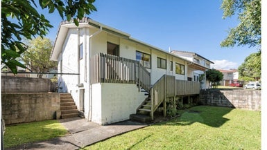 2/58 Edgeworth Road, Glenfield, Auckland - Carousel 1