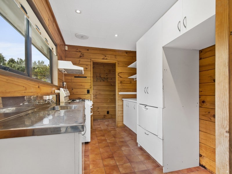 43 Whitechapel Grove, Stokes Valley, Lower Hutt - Carousel 2