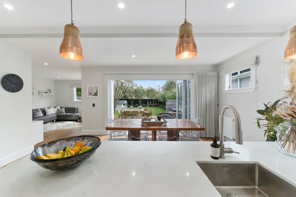 26 Manchester Street, Petone, Lower Hutt - Carousel 2