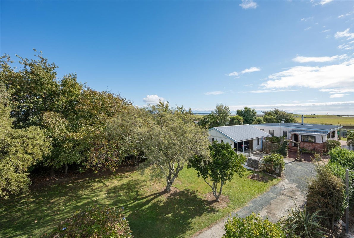 39 Point Road, Monaco, Nelson - Carousel 1