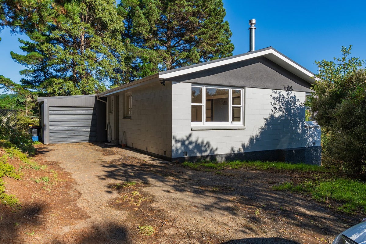137 Kaikorai Valley Road, Glenross, Dunedin - Carousel 2