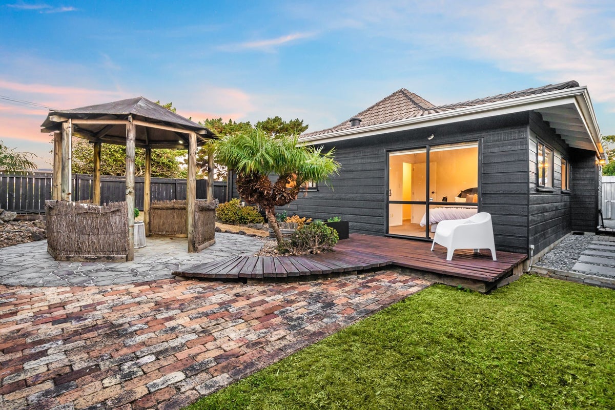 84B Panorama Road, Mount Wellington, Auckland - Carousel 1