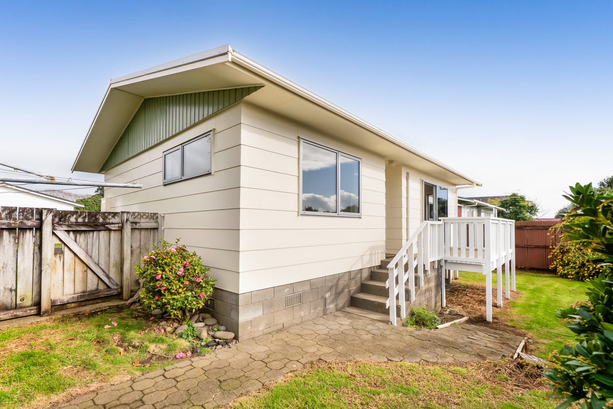 16A Culzean Grove, Bell Block, New Plymouth - Carousel 2