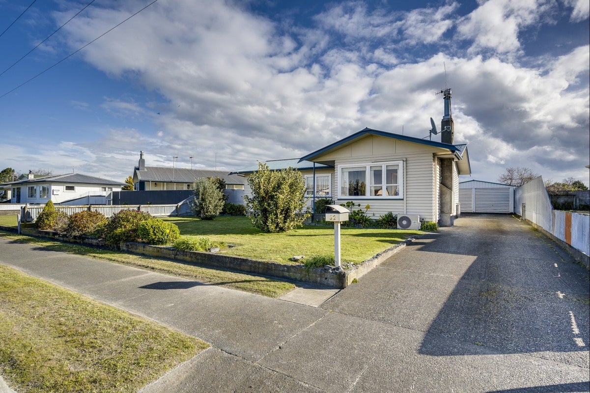 32 Downing Avenue, Pirimai, Napier - Carousel 1