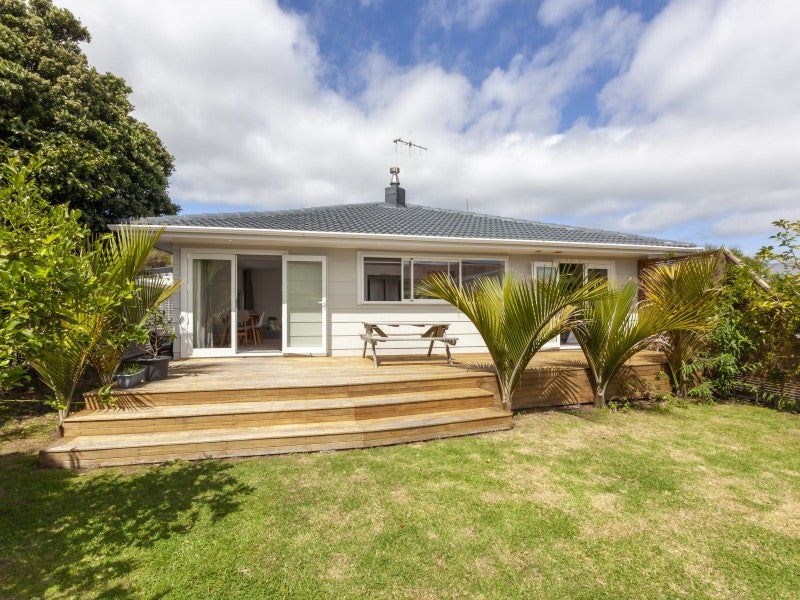 9 Nugget Grove, Raumati Beach, Paraparaumu - Carousel 1