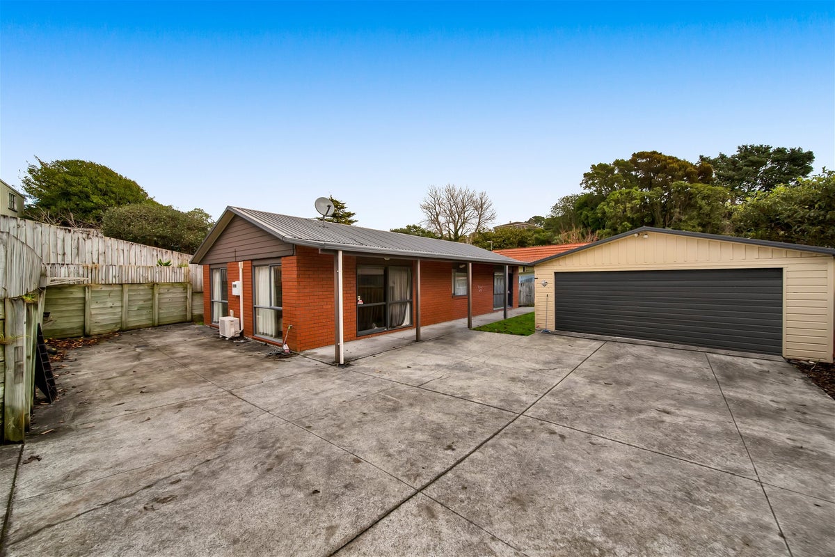 12A Stuart Place, Blagdon, New Plymouth - Carousel 1