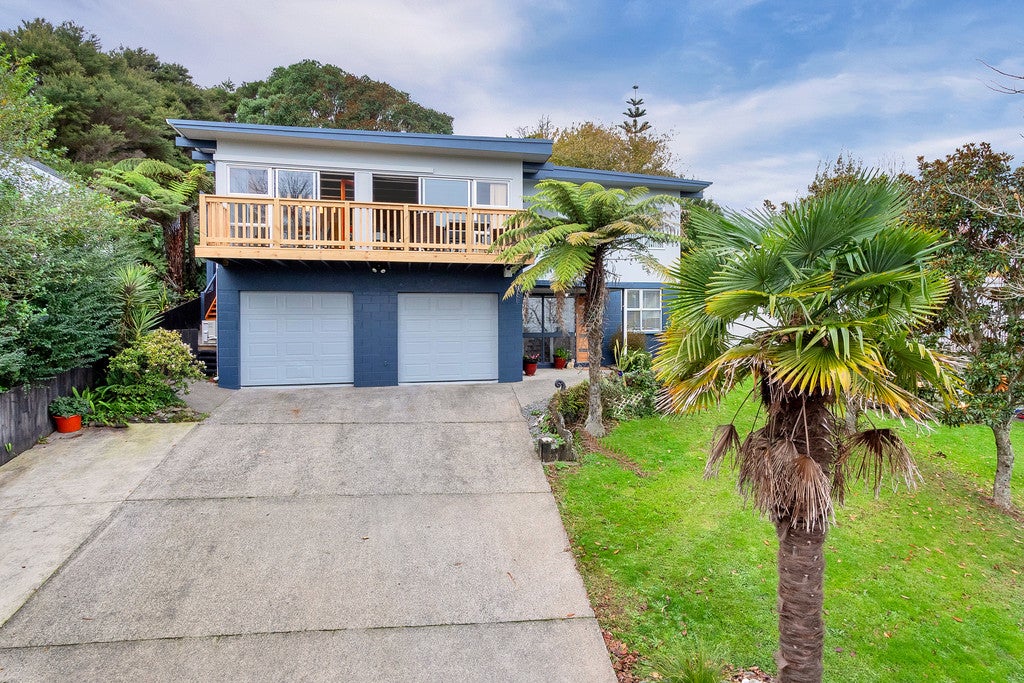 5 Margan Place, Red Hill, Papakura - Carousel 1