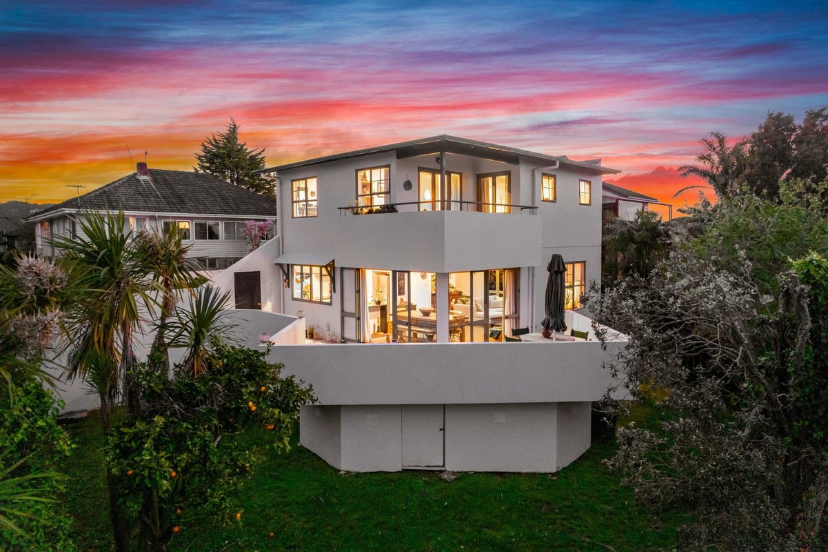 87 Glengarry Road, Glen Eden, Auckland - Carousel 2
