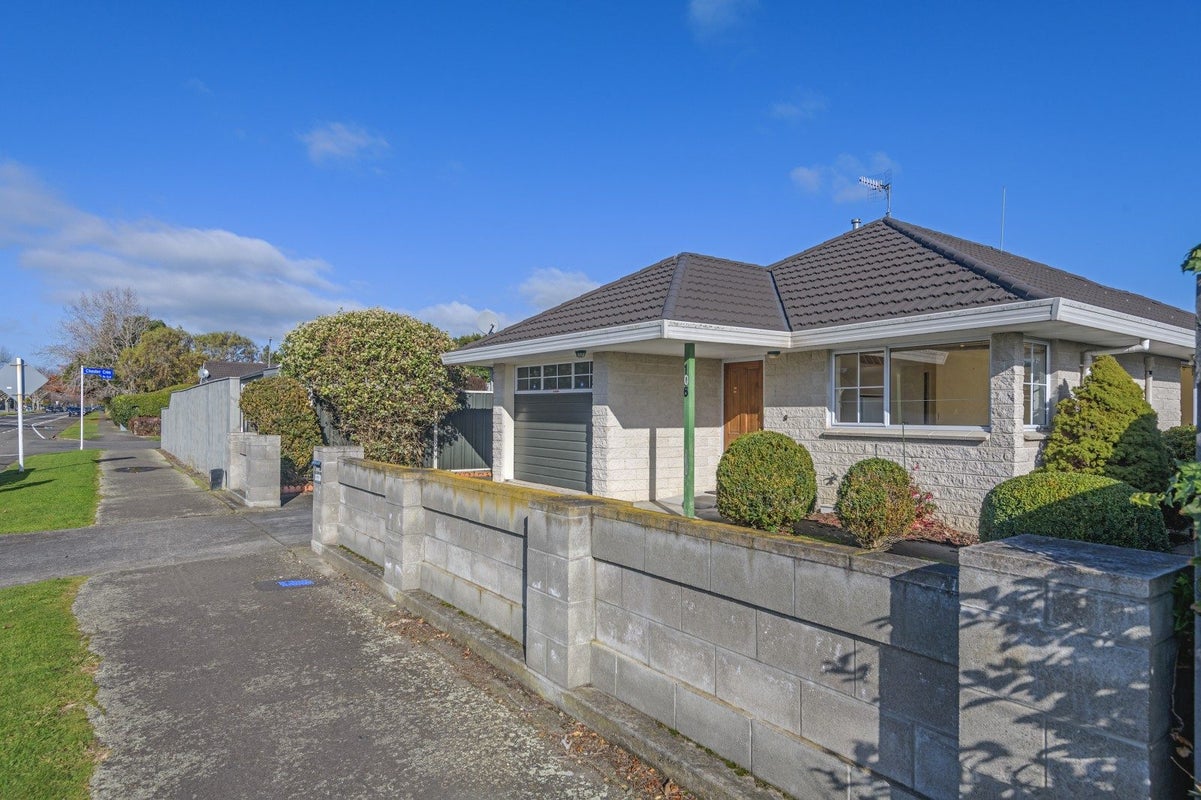 106 Cook Street, West End, Palmerston North - Carousel 1