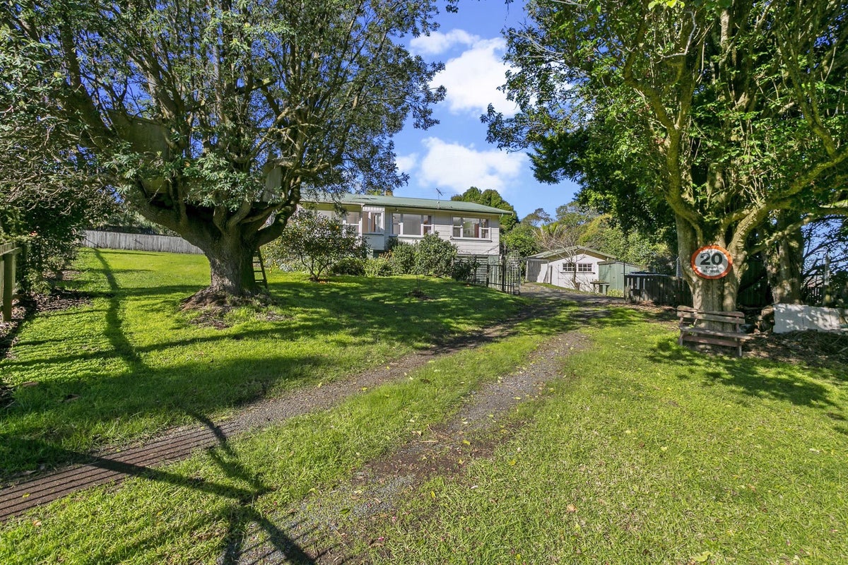 1 Red Hill Road, Red Hill, Papakura - Carousel 10