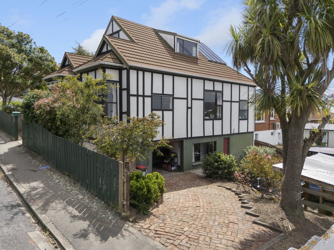 23 Byron Street, Mornington, Dunedin - Carousel 1